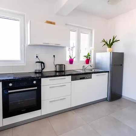 Apartman Rising Sun, *