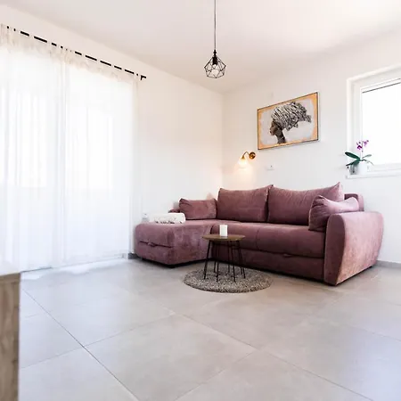 Rising Sun, Apartman Ražanac