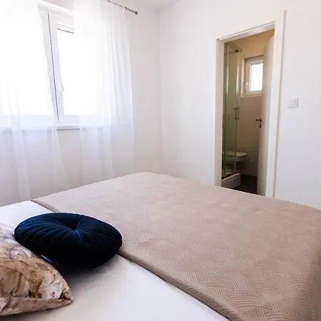 Rising Sun, Ražanac