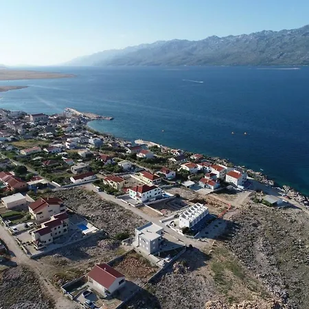 Rising Sun, Apartment *