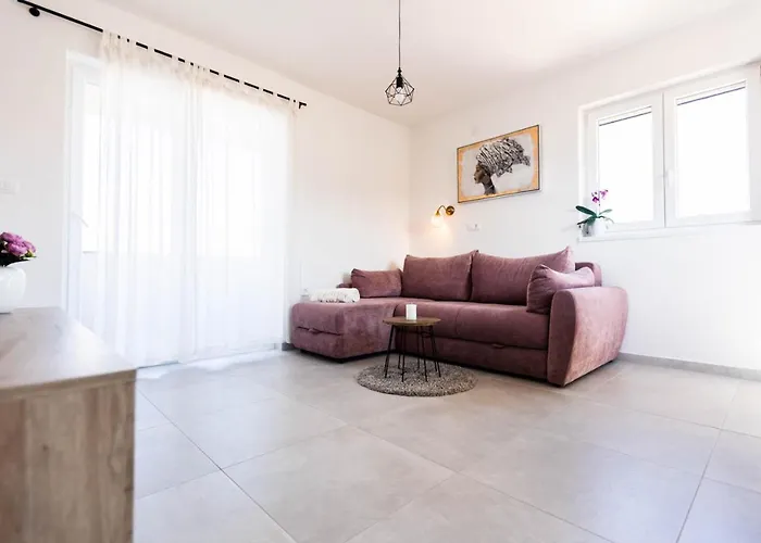 Rising Sun, 아파트 Ražanac