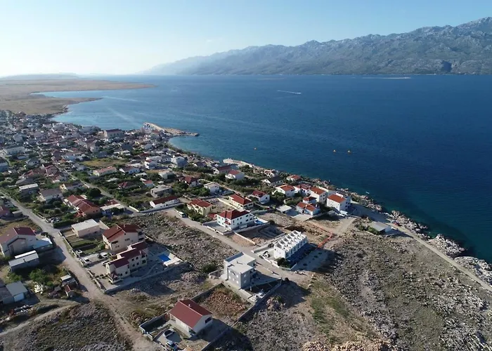 Rising Sun, 아파트 *